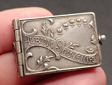 Pendentif Livre Miniature Art