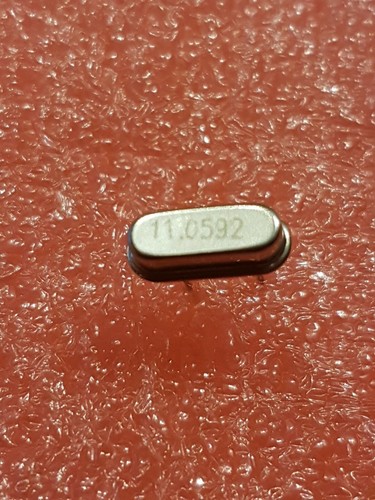 Oscillateur quartz 0592 - a,