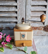 ANCIEN MOULIN A CAFE EN TOLE