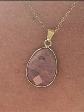 Collier dorée en rhodonite