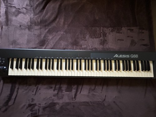 Working used alesis q88 - working,