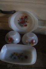 1 plat   2  coupelles 1 beurrier  arcopal