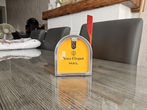 Boîte veuve clicquot mail - veuve,