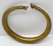 - JOLI ANCIEN BRACELET de