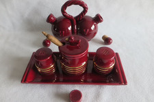 Service  condiments complet céramique rouge et doré Vallauris