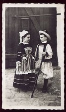 Bretagne . photo .Bretons .  enfants . costumes de Quimperlé