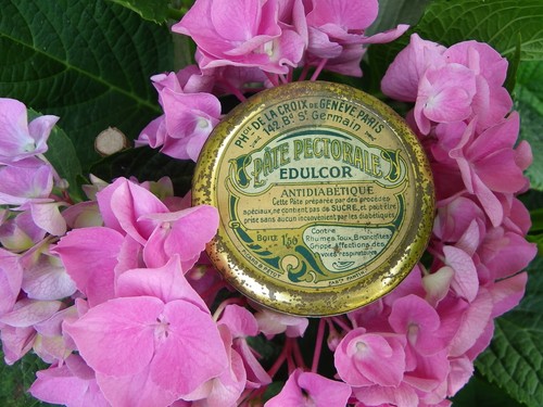 Ancienne boîte pleine - boÎte,
