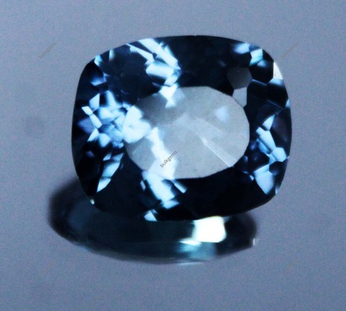 Alexandrite changement de - alexandrite, à
