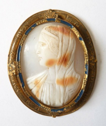 Broche camée coquille début