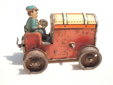 Petit tracteur en tôle
