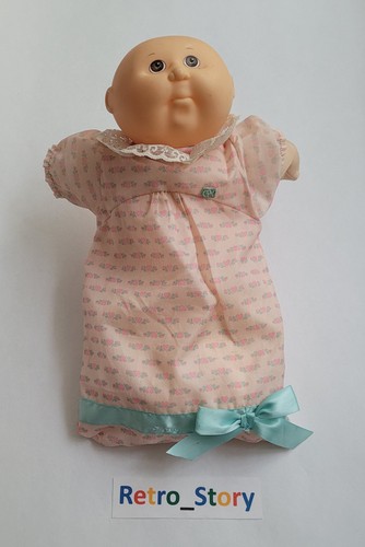Poupée doll nouveaux - /,