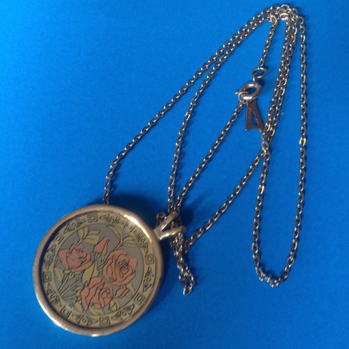 Collier roses signé amway - collier,