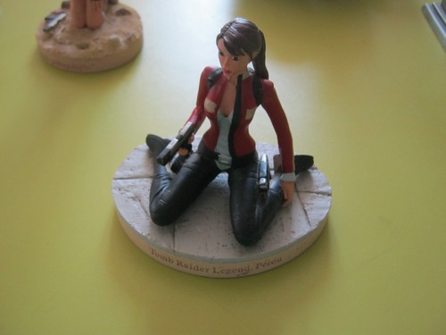 Figurine lara croft - lara, tomb