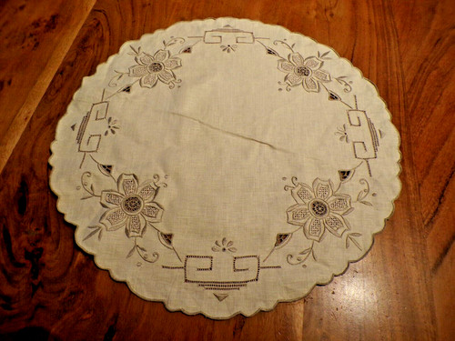 Linge ancien napperon rond - ancien,