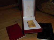 Briquet en or Cartier /