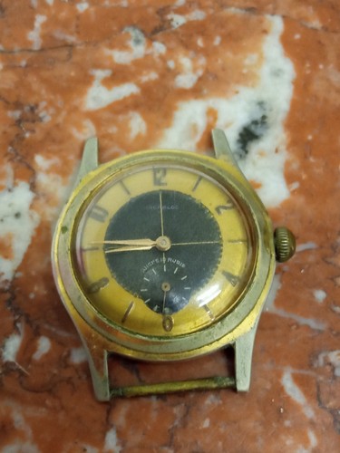Montre mécanique vintage - montre,