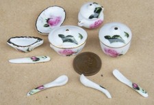 Maison de Poupées 12 Pièce Rose Vaisselle Ensemble 1:12 Échelle Miniature G8439