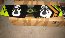 kitesurf 1 PLANCHE CABRINHA CALIBER.30 + 2 Voiles: CABRINHA NOMAD 9M & TYPE 12M