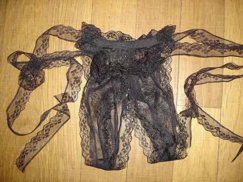 String ouvert noir dentelle - string,