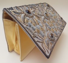 SAC POCHETTE  BRODÉ EN FIL