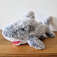 Requin peluche