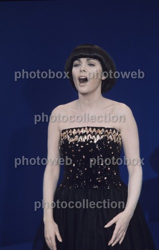 Mireille mathieu exclusive - *,