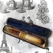 Fume-cigarette ancien en ambre et écume de mer véritables dans son coffret cuir