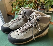 CHAUSSURES DE RANDONNÉE SALOMON LÉGÈRES Pointure 44 2/3 Avec Embauchoirs