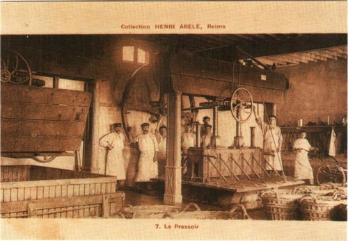 Cpm reims coll champagne - reims,
