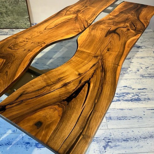 Table époxy transparente avec