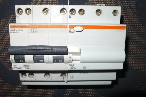 Disjoncteur differentiel - disjoncteur,