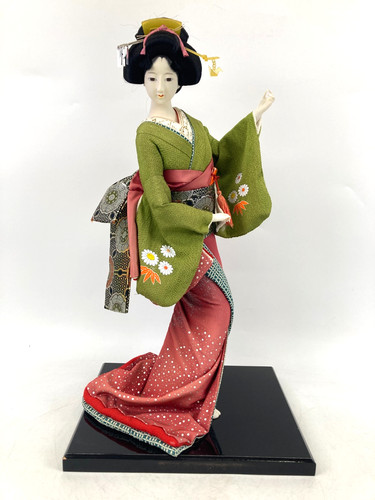Ancienne poupée japonaise