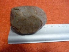 Percuteur outil préhistorique