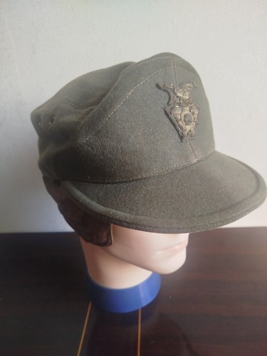 Ancienne casquette militaire