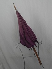 Ombrelle en soie parme montée sur manche en bambou travaillé, fin XIXe siècle