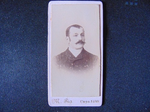 Photo cdv man dark suit - in,