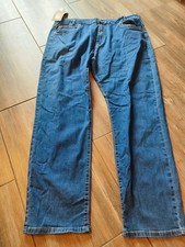 Jean Nana Belle, neuf taille