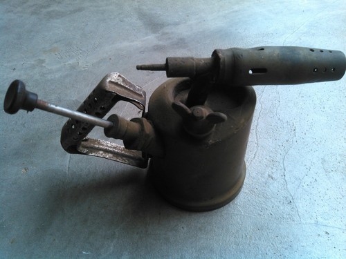 Ancienne lampe souder - À,