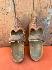 2 vieux Sabots en bois 22 cm