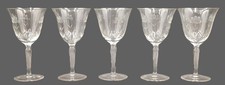 Lot de 5 verres à pied vin