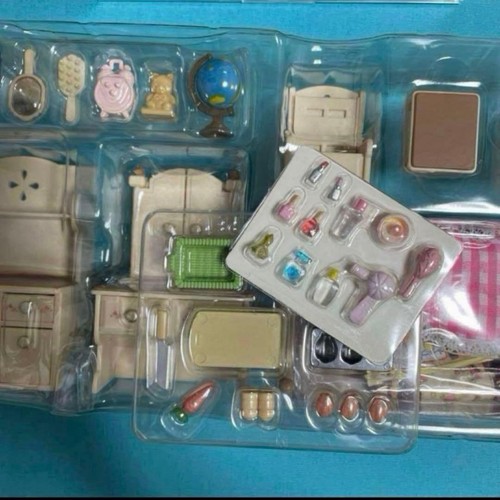 Sylvanian families toy - toy, figures