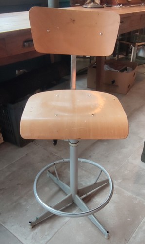 Chaise haute tournante - chaise, d