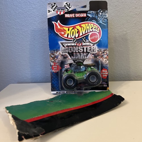 2000 hot wheels monster jam - hot,
