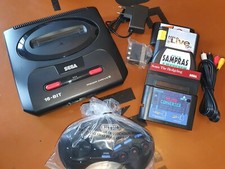 Console SEGA Mega Drive 2 Comme Neuve Avec Jeux Et Adaptateur Master System