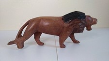 Statuette Lion En Bois Massif
