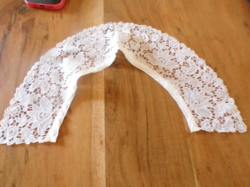 Linge ancien col parure de - ,