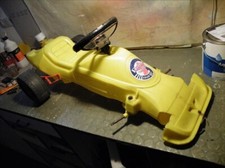 EPAVE VOITURE DE COURSE FORMULE 1 PORTEUSE PAS VOITURE A PEDALES VAP VOLANT ROUE