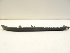 Enjoliveur moustache optique