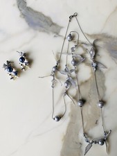 Sautoir et boucles d'oreilles