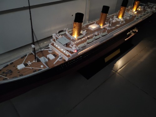 Hachette rms titanic scale - rms,